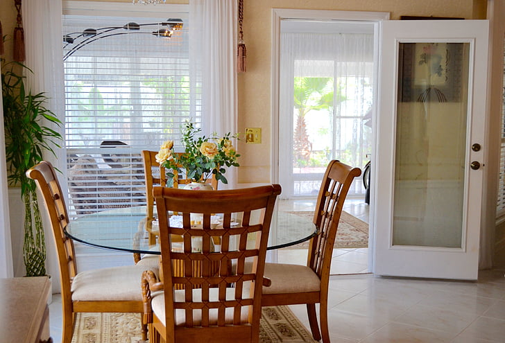 French Doors vs. Sliding Doors in Kelowna: Weighing the Pros & Cons